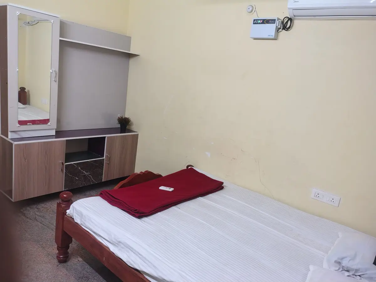 CPM ROYAL ROOMS